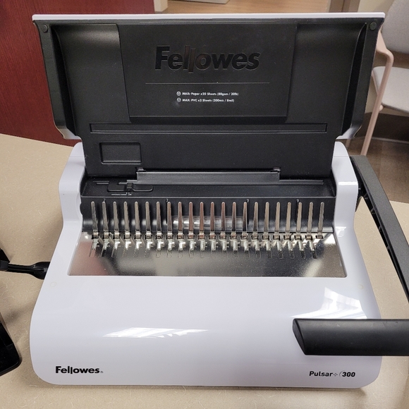 Binding Machine - Picture 2 of 5